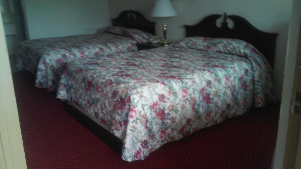 نيوبورت نيوز Midtown Motel الغرفة الصورة